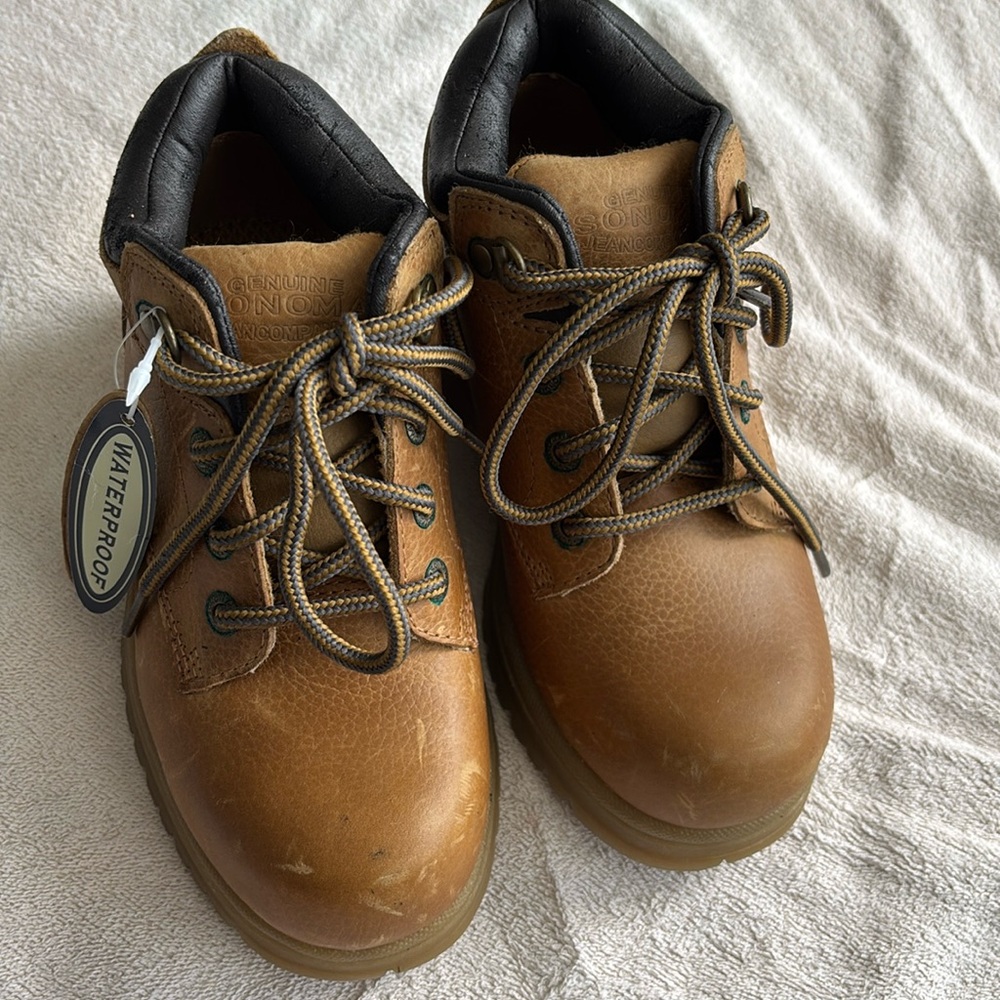 Sonoma brand waterproof hiking boots. Size 13. New